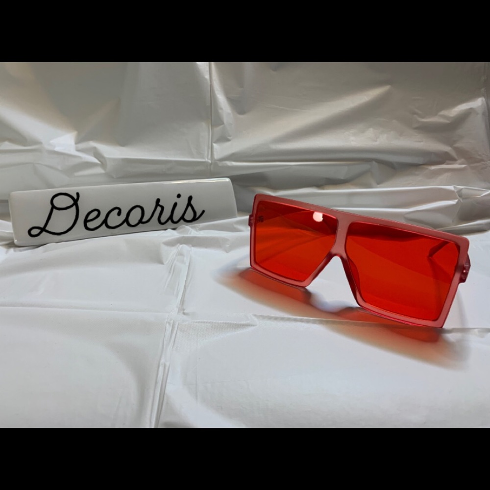 Over Sizes Sunglasses - Picture 2 of 13